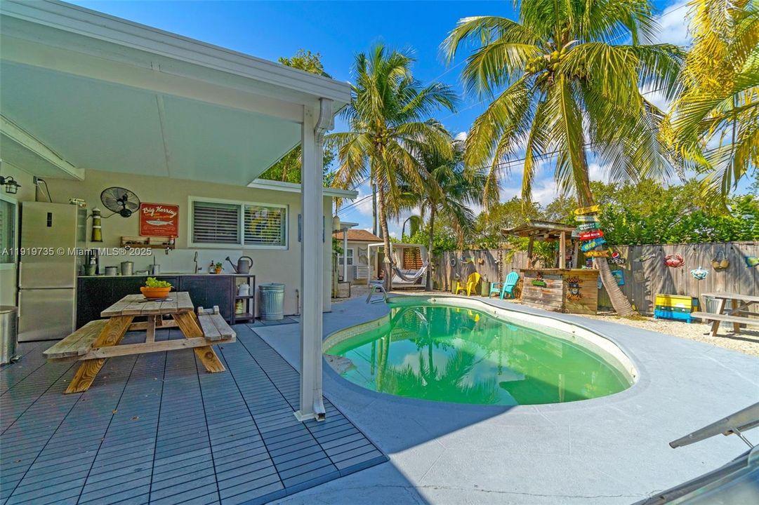 En Venta: $714,500 (3 camas, 2 baños, 1502 Pies cuadrados)