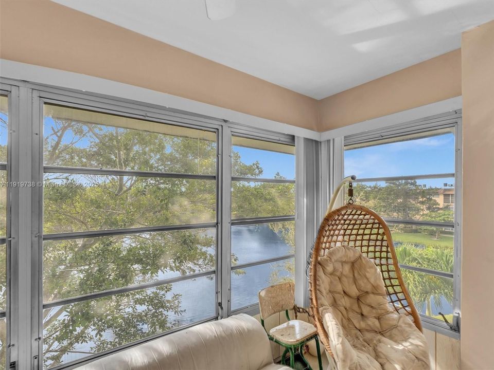 На продажу: $84,900 (1 спален, 1 ванн, 684 Квадратных фут)