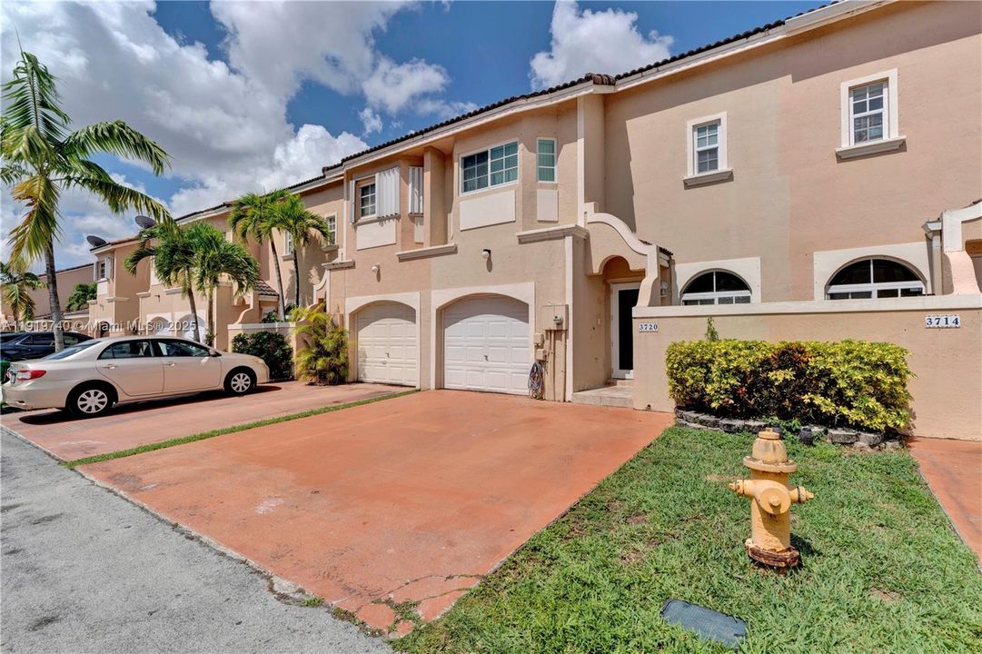 For Sale: $470,000 (3 beds, 2 baths, 1220 Square Feet)