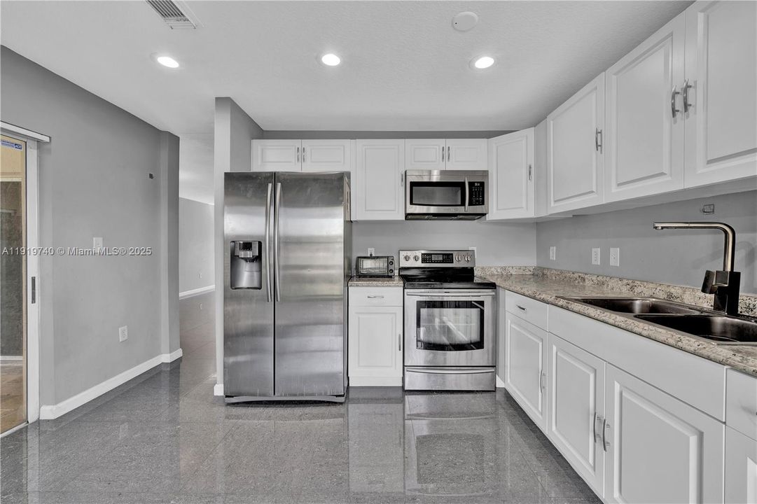 For Sale: $470,000 (3 beds, 2 baths, 1220 Square Feet)