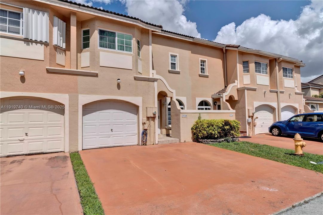 For Sale: $470,000 (3 beds, 2 baths, 1220 Square Feet)