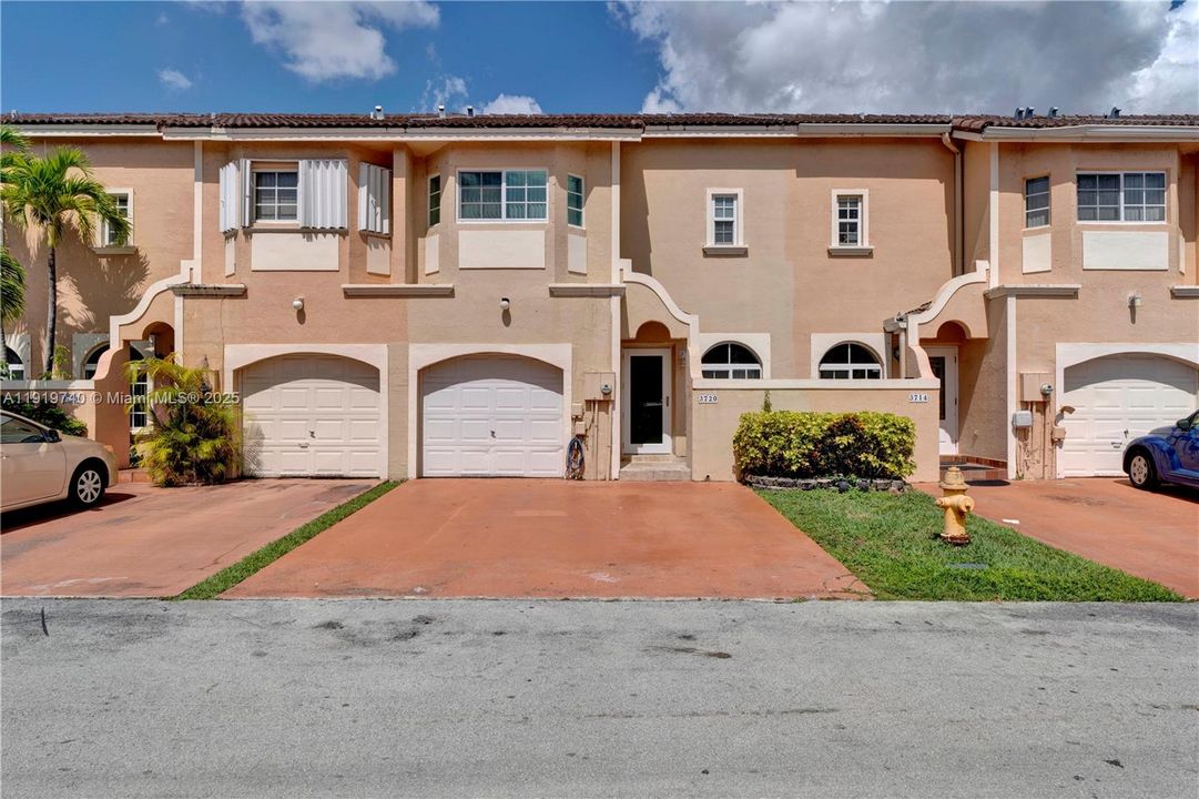 For Sale: $470,000 (3 beds, 2 baths, 1220 Square Feet)