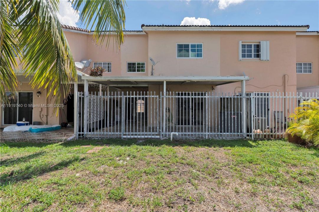 For Sale: $470,000 (3 beds, 2 baths, 1220 Square Feet)
