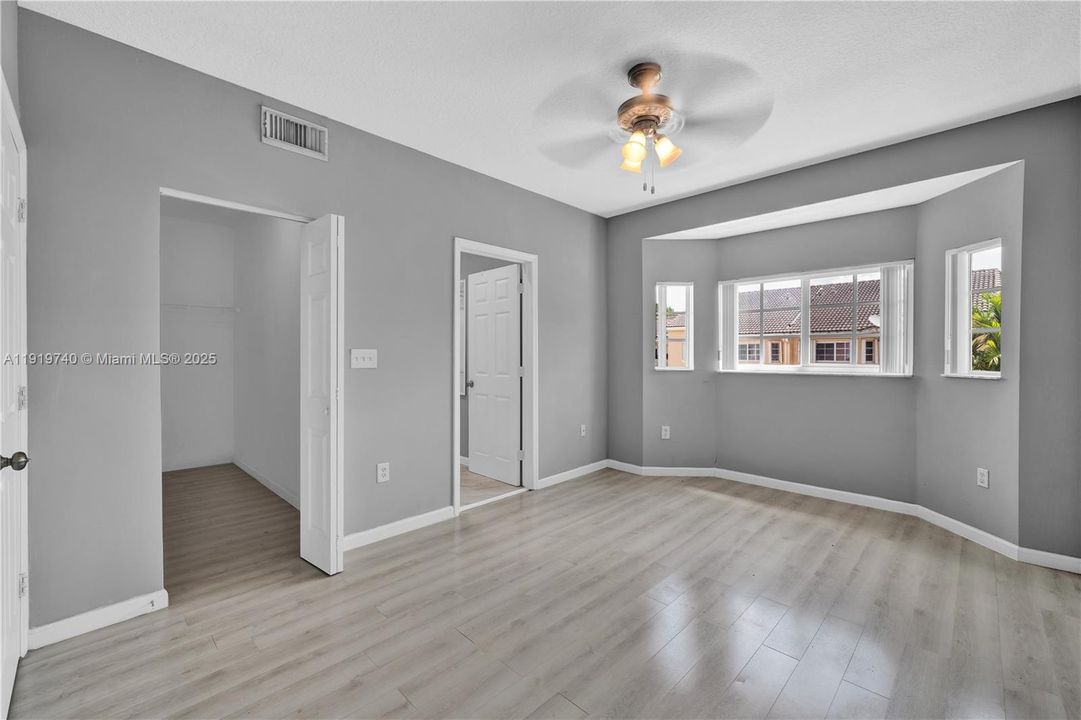 For Sale: $470,000 (3 beds, 2 baths, 1220 Square Feet)