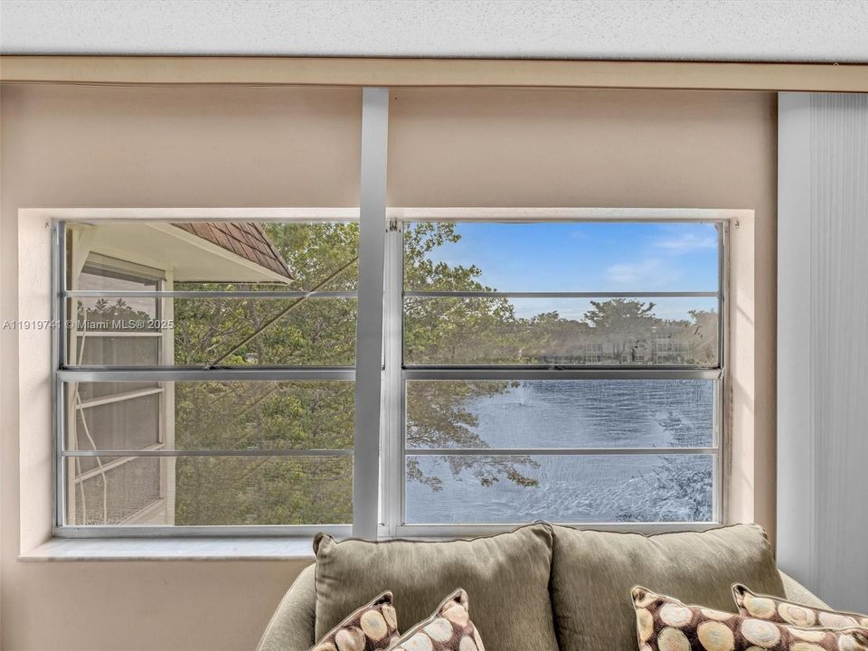 出租: $1,100 (1 贝兹, 1 浴室, 684 平方英尺)