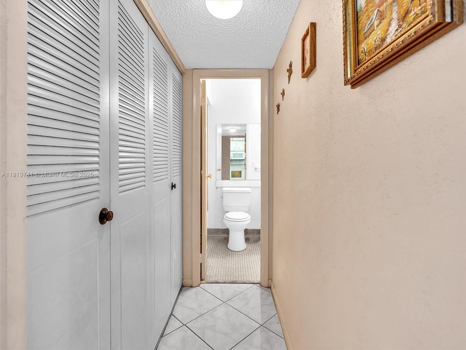 出租: $1,100 (1 贝兹, 1 浴室, 684 平方英尺)