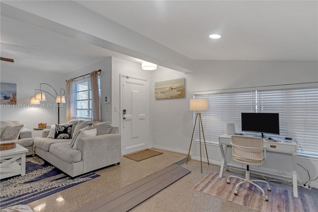 待售: $520,000 (3 贝兹, 2 浴室, 1327 平方英尺)