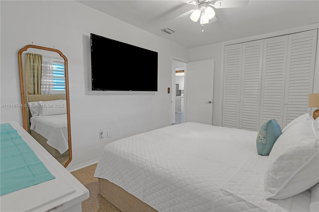 待售: $520,000 (3 贝兹, 2 浴室, 1327 平方英尺)