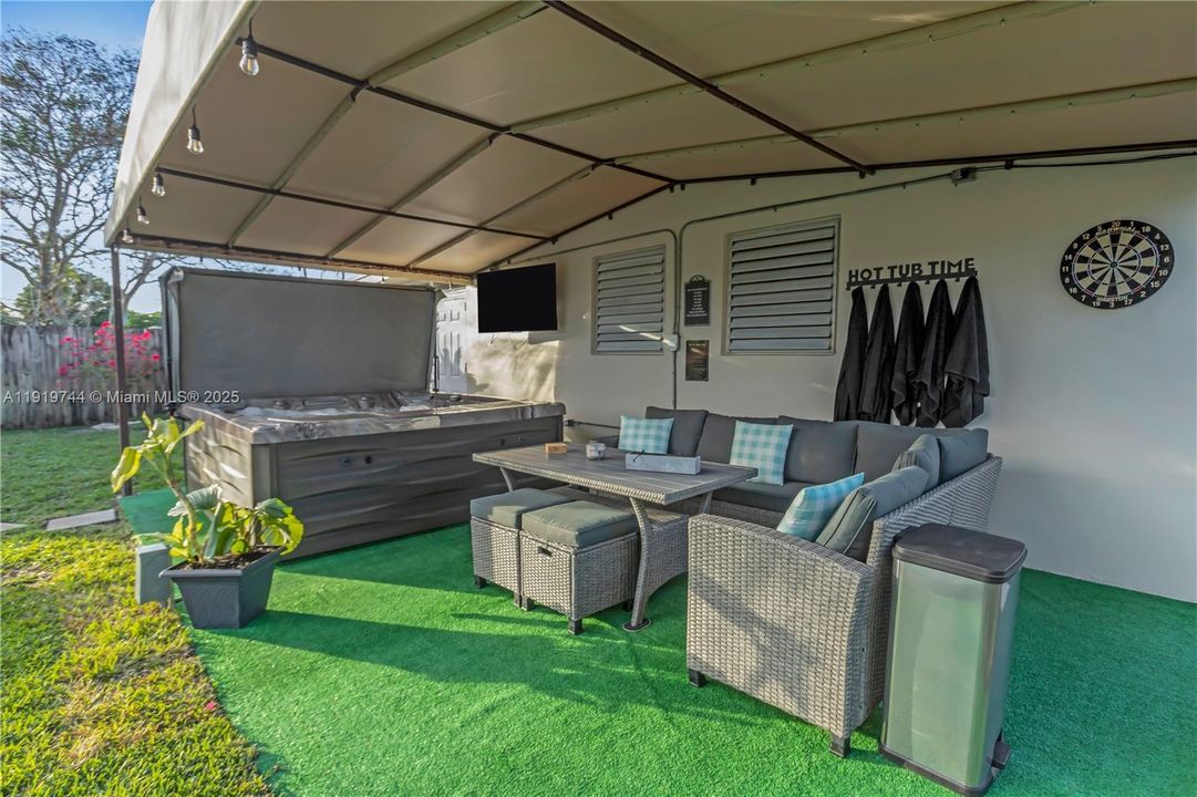 待售: $520,000 (3 贝兹, 2 浴室, 1327 平方英尺)