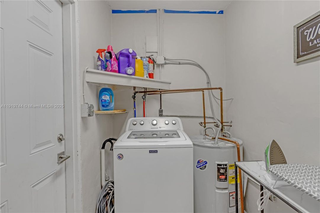 待售: $520,000 (3 贝兹, 2 浴室, 1327 平方英尺)