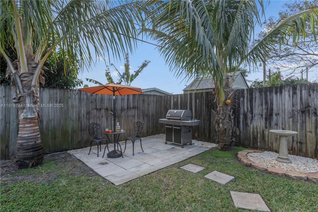 待售: $520,000 (3 贝兹, 2 浴室, 1327 平方英尺)