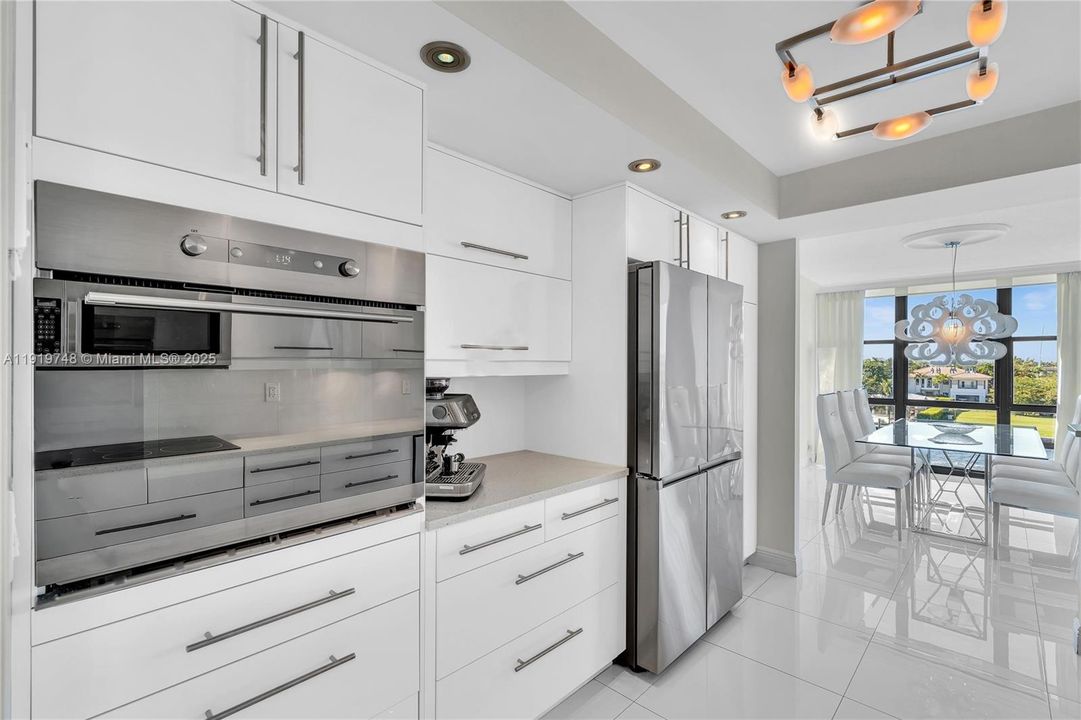 En Venta: $599,000 (2 camas, 2 baños, 1360 Pies cuadrados)