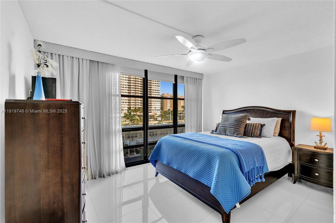 En Venta: $599,000 (2 camas, 2 baños, 1360 Pies cuadrados)