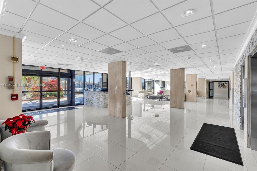 En Venta: $599,000 (2 camas, 2 baños, 1360 Pies cuadrados)