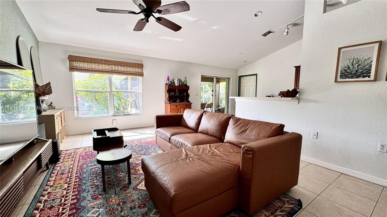 For Sale: $485,000 (3 beds, 2 baths, 1626 Square Feet)