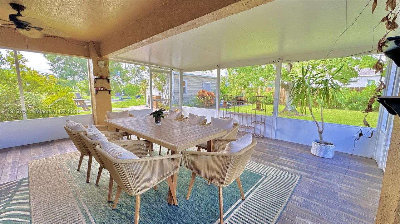 For Sale: $485,000 (3 beds, 2 baths, 1626 Square Feet)