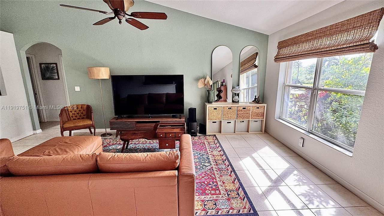 For Sale: $485,000 (3 beds, 2 baths, 1626 Square Feet)