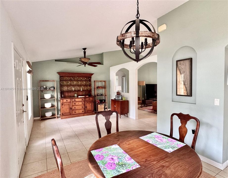 For Sale: $485,000 (3 beds, 2 baths, 1626 Square Feet)