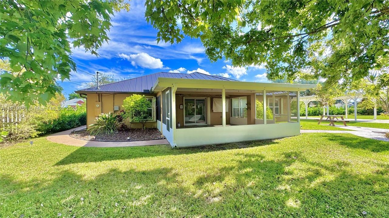 For Sale: $485,000 (3 beds, 2 baths, 1626 Square Feet)