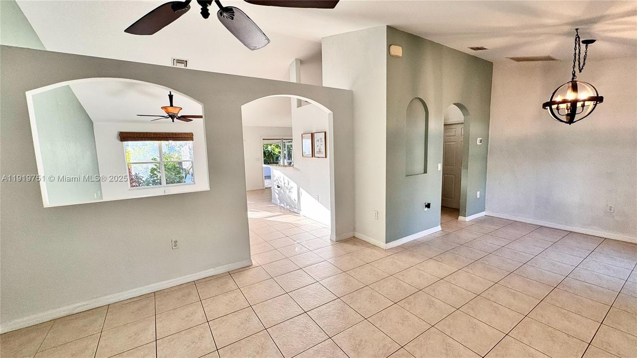 For Sale: $485,000 (3 beds, 2 baths, 1626 Square Feet)