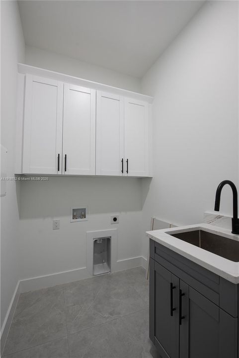 待售: $390,000 (3 贝兹, 2 浴室, 0 平方英尺)