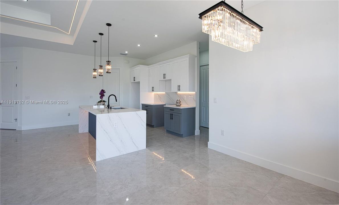 待售: $390,000 (3 贝兹, 2 浴室, 0 平方英尺)