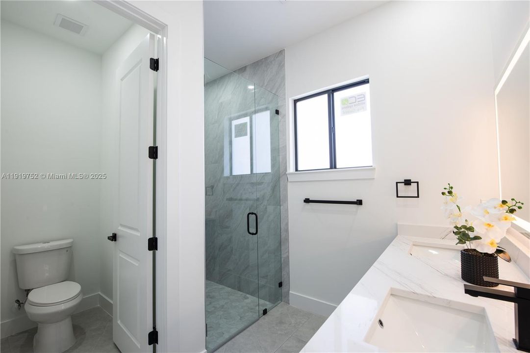 待售: $390,000 (3 贝兹, 2 浴室, 0 平方英尺)