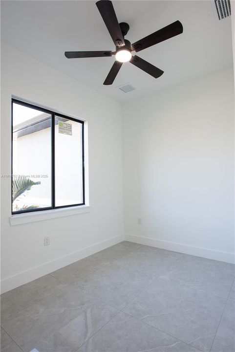 待售: $390,000 (3 贝兹, 2 浴室, 0 平方英尺)