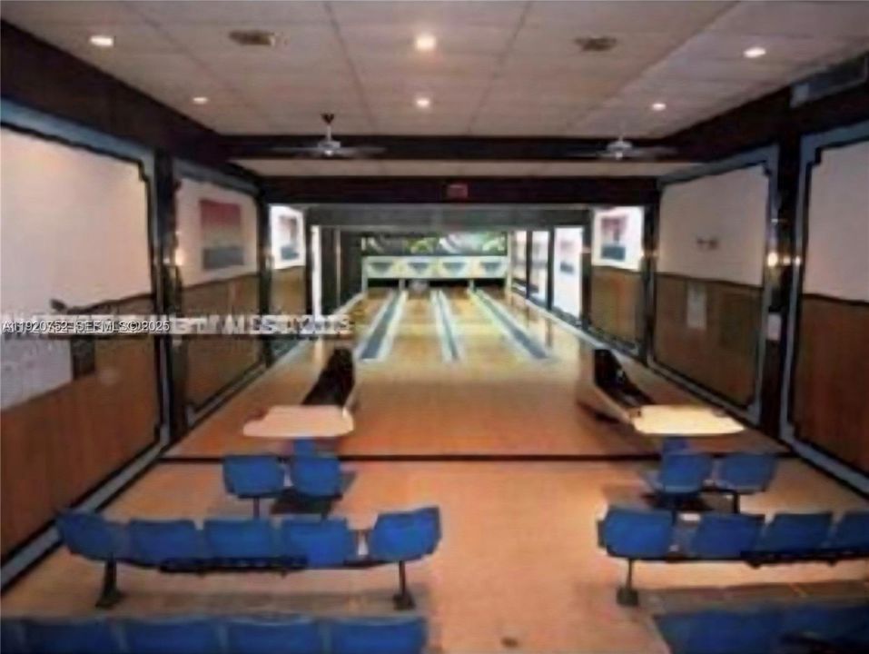 For Sale: $250,000 (1 beds, 1 baths, 768 Square Feet)