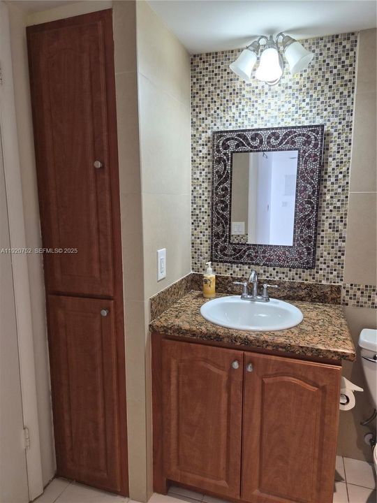 For Sale: $250,000 (1 beds, 1 baths, 768 Square Feet)