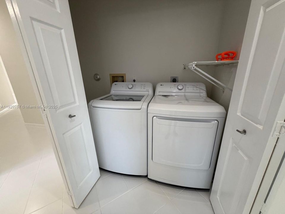 En Renta: $4,200 (3 camas, 2 baños, 1882 Pies cuadrados)