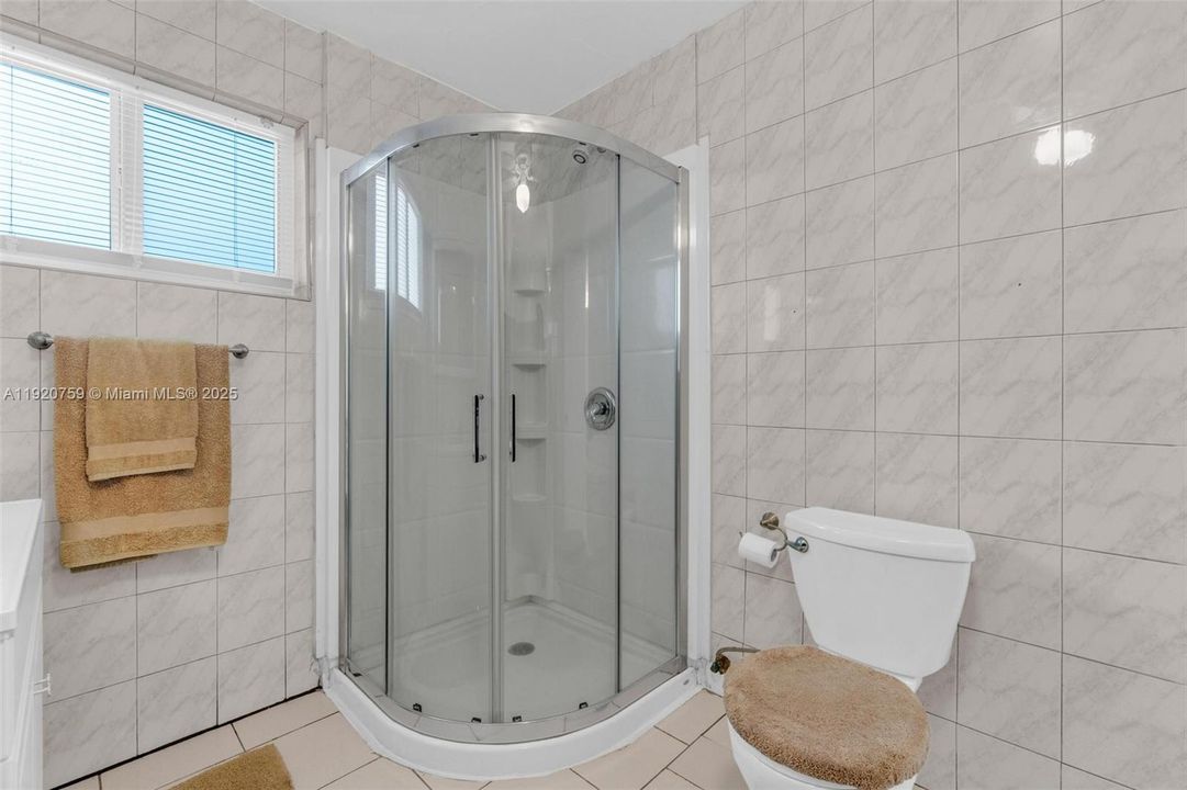 For Sale: $550,000 (2 beds, 2 baths, 1074 Square Feet)