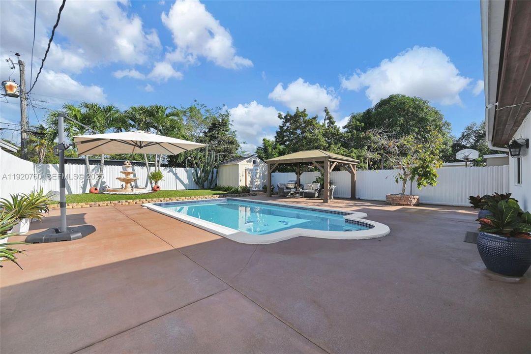 For Sale: $660,000 (3 beds, 2 baths, 1435 Square Feet)