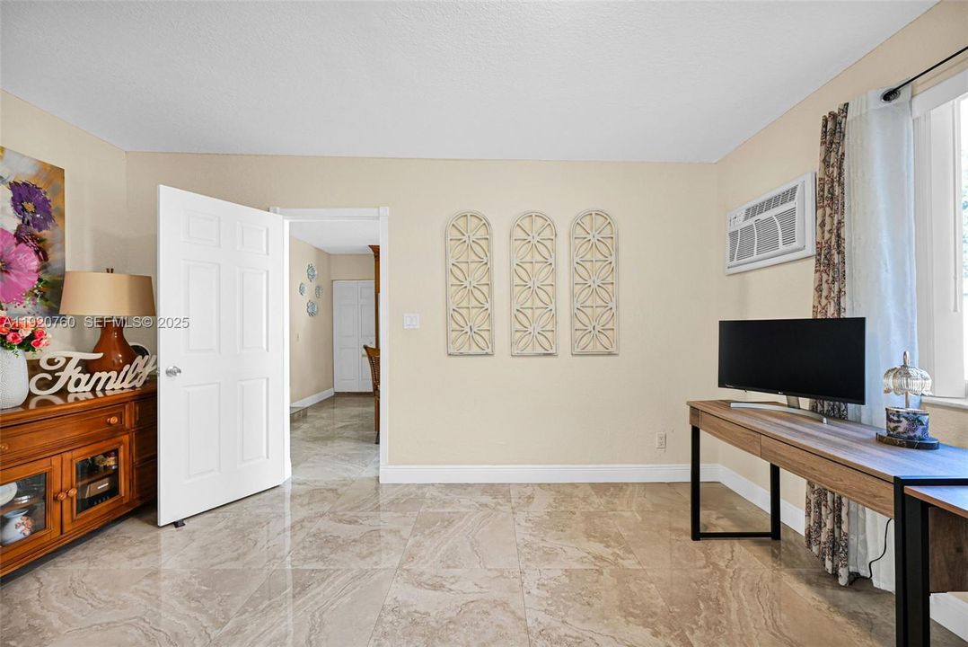 For Sale: $660,000 (3 beds, 2 baths, 1435 Square Feet)