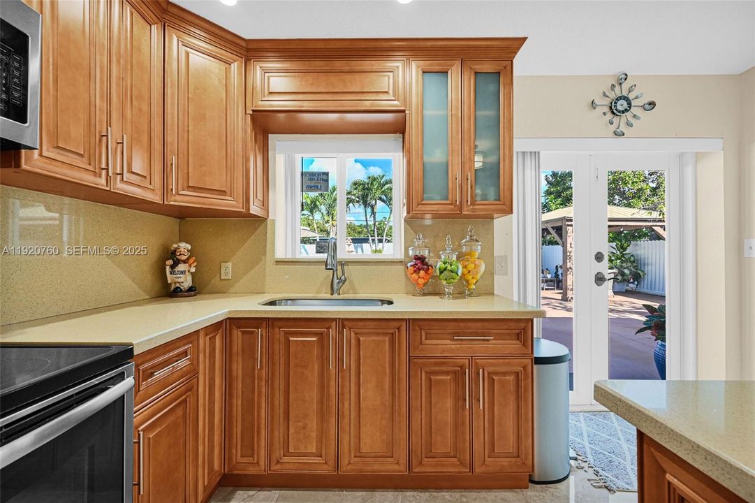 For Sale: $660,000 (3 beds, 2 baths, 1435 Square Feet)