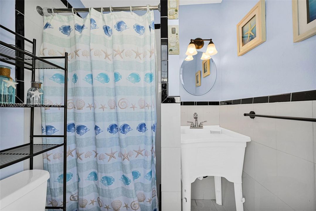 For Sale: $660,000 (3 beds, 2 baths, 1435 Square Feet)