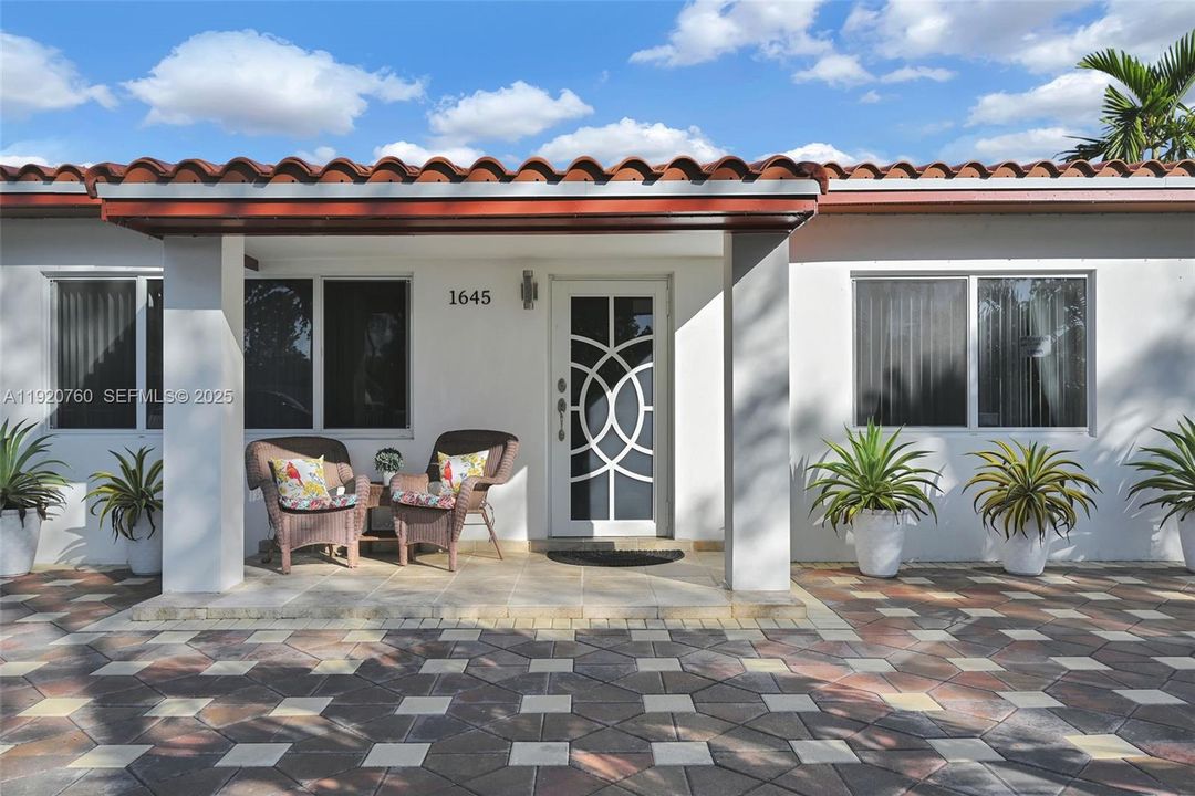 For Sale: $660,000 (3 beds, 2 baths, 1435 Square Feet)