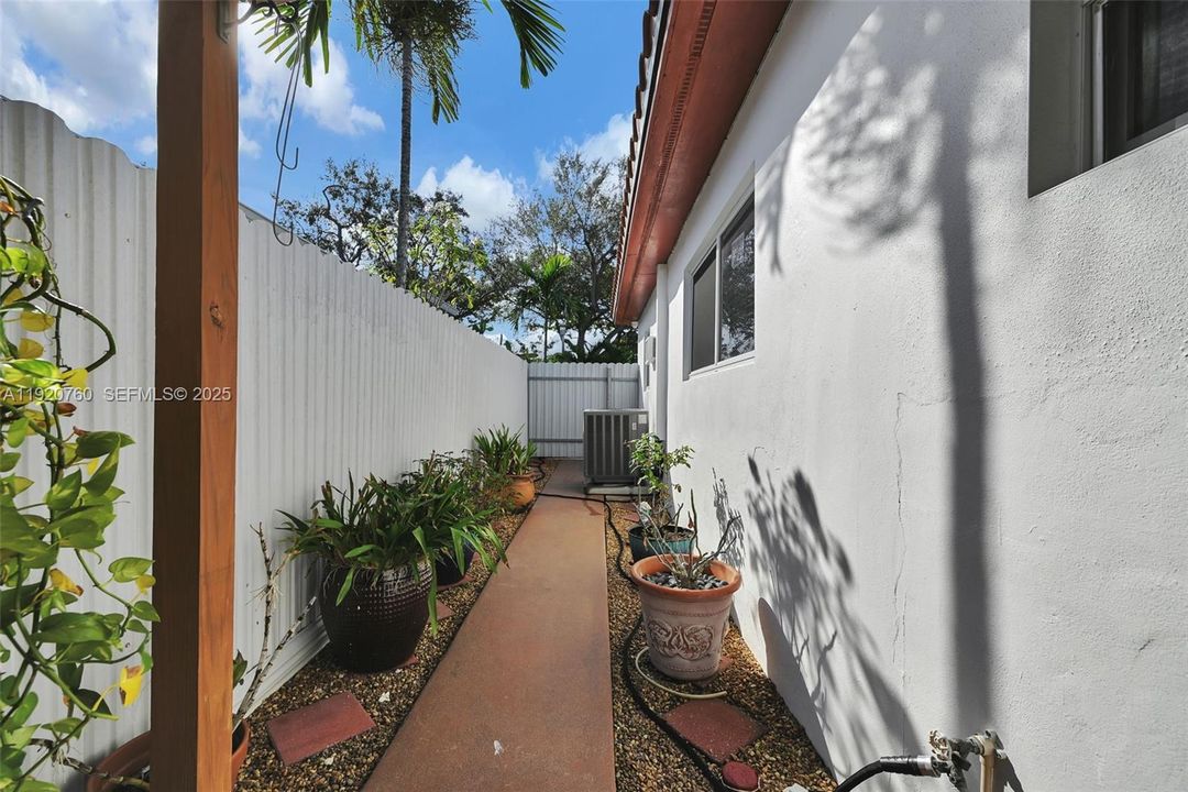 For Sale: $660,000 (3 beds, 2 baths, 1435 Square Feet)