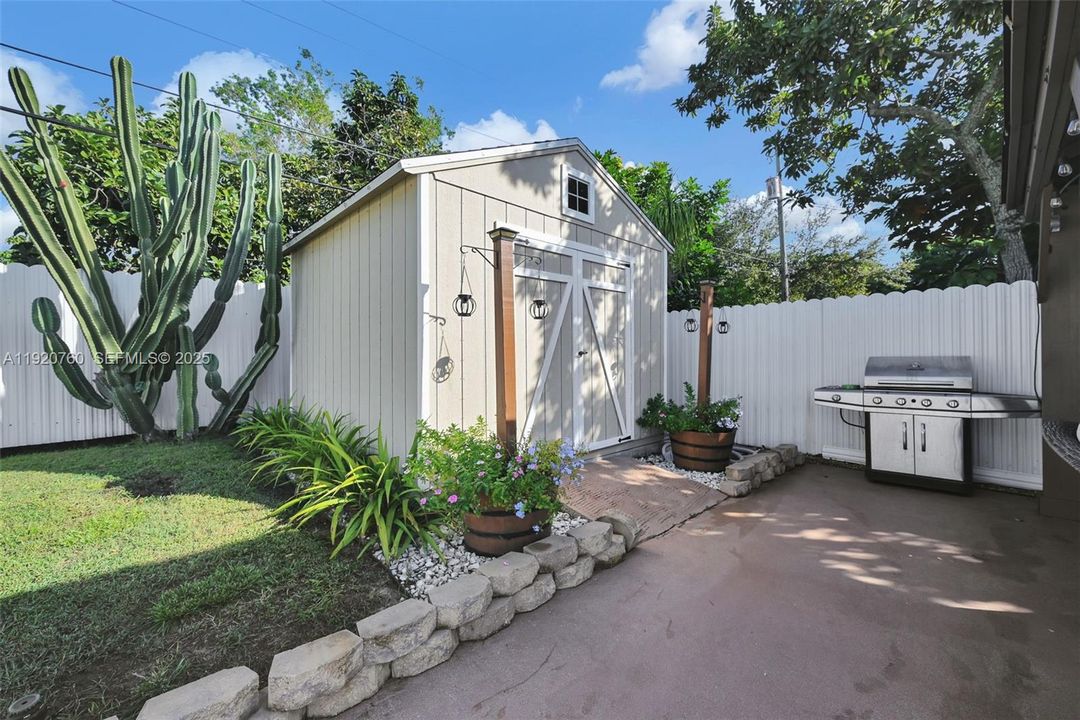 For Sale: $660,000 (3 beds, 2 baths, 1435 Square Feet)