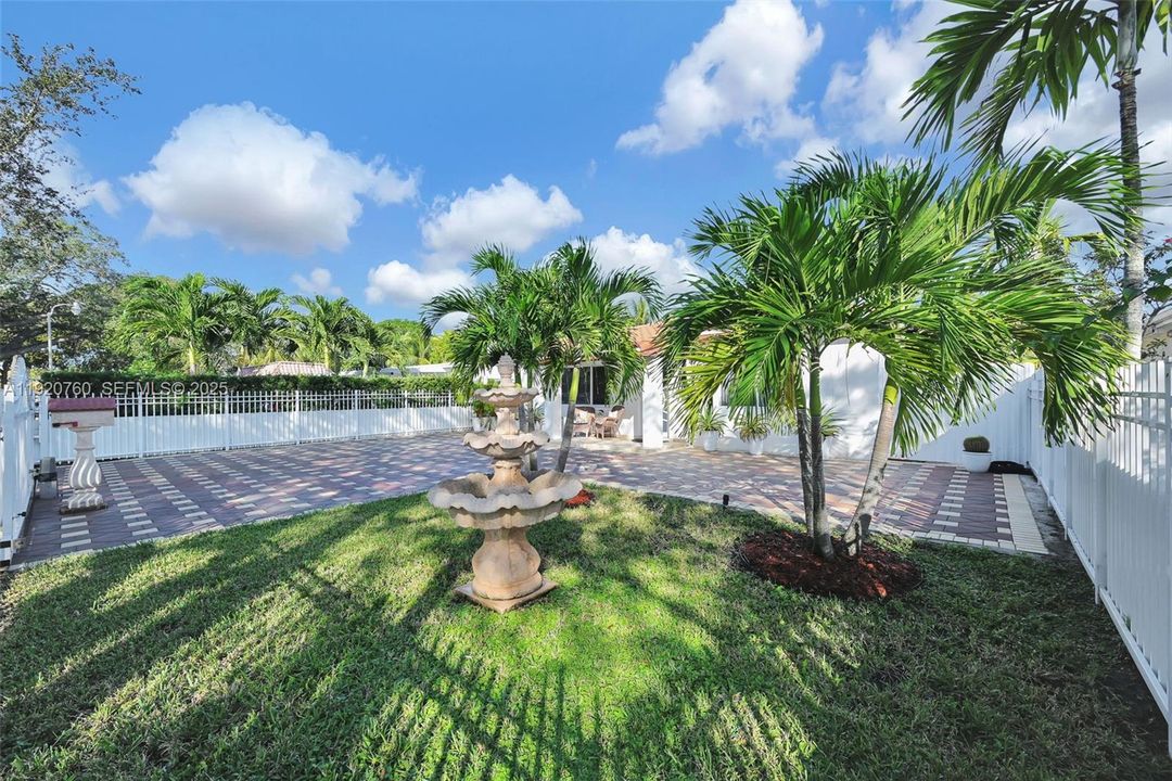 For Sale: $660,000 (3 beds, 2 baths, 1435 Square Feet)