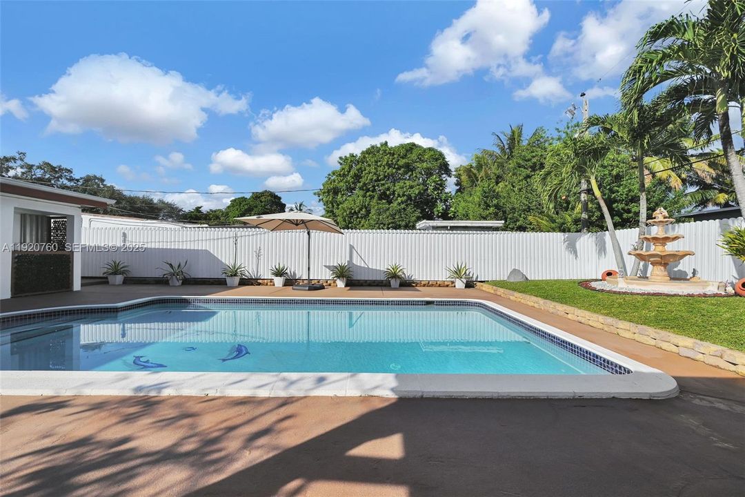 For Sale: $660,000 (3 beds, 2 baths, 1435 Square Feet)