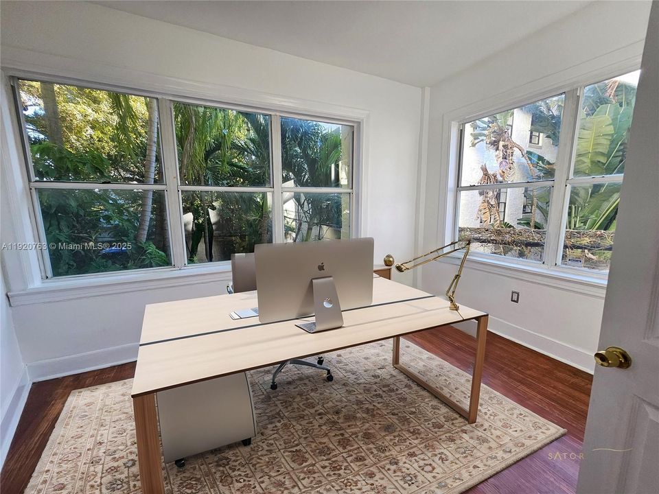 Active With Contract: $359,000 (2 beds, 2 baths, 1044 Square Feet)