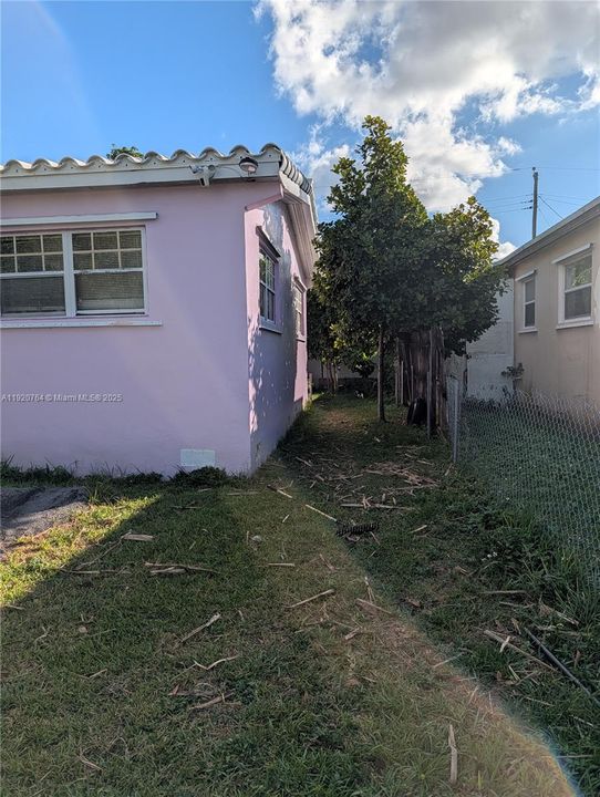 For Sale: $509,000 (3 beds, 2 baths, 1170 Square Feet)