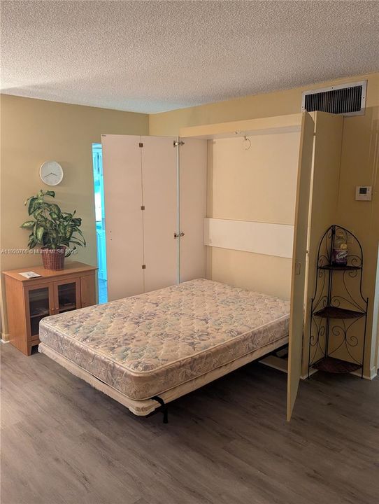 出租: $1,450 (1 贝兹, 1 浴室, 760 平方英尺)