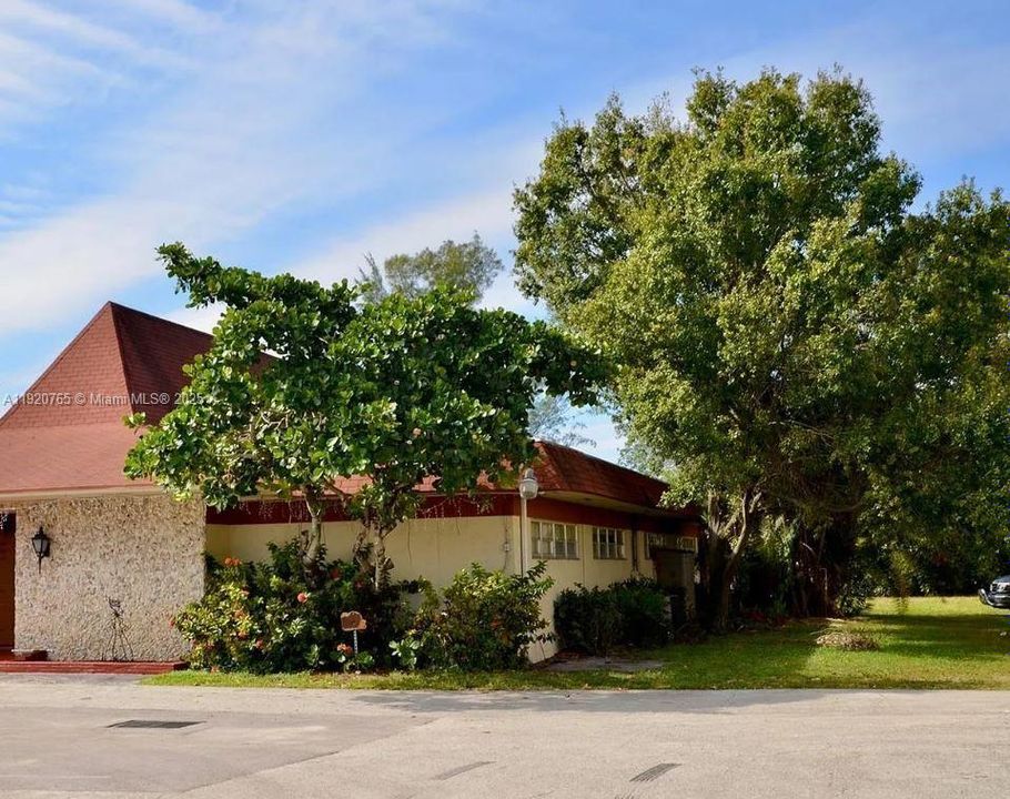 出租: $1,450 (1 贝兹, 1 浴室, 760 平方英尺)