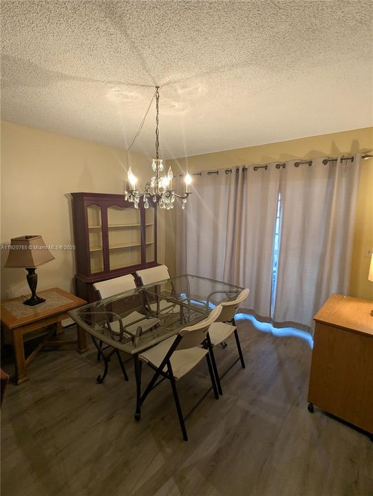 出租: $1,450 (1 贝兹, 1 浴室, 760 平方英尺)