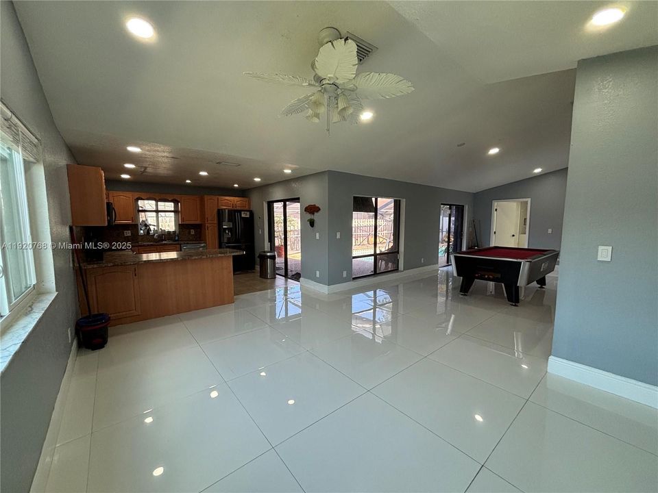 В аренду: $3,800 (3 спален, 2 ванн, 2200 Квадратных фут)