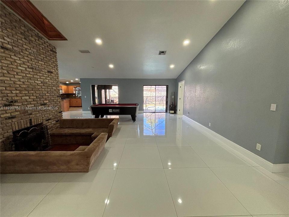 В аренду: $3,800 (3 спален, 2 ванн, 2200 Квадратных фут)