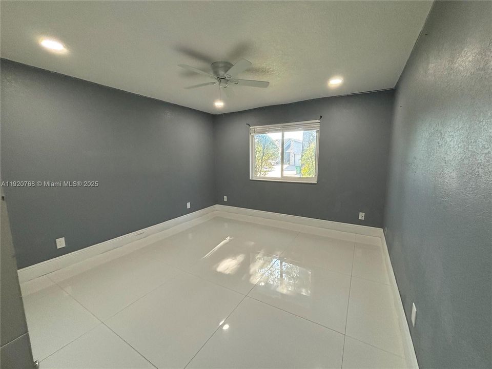 В аренду: $3,800 (3 спален, 2 ванн, 2200 Квадратных фут)