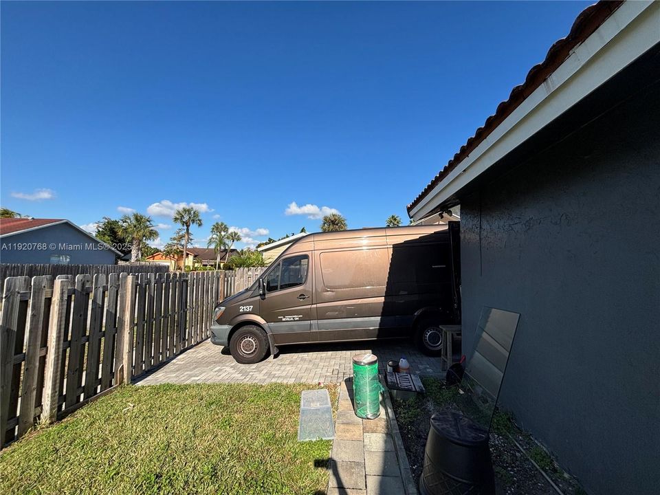 В аренду: $3,800 (3 спален, 2 ванн, 2200 Квадратных фут)